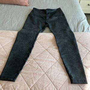 Like new Beyond Yoga 7/8 legging. Worn 1 time.